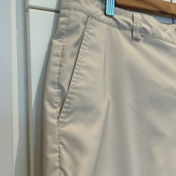 Cutter & Buck Golf Dress Shorts Beige Men size 36 - Picture 3 of 10